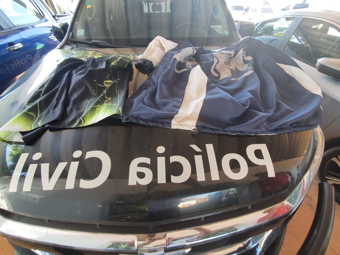 Estas são as roupas usadas no dia do crime pelo suspeito. Foto: Rádio Caçula.