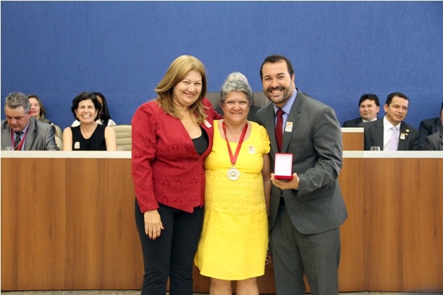 Em 2015, Divina Eloy foi uma das ex-vereadoras homenageadas no centenário da Câmara de Três Lagoas (MS - Foto: CMTLS
