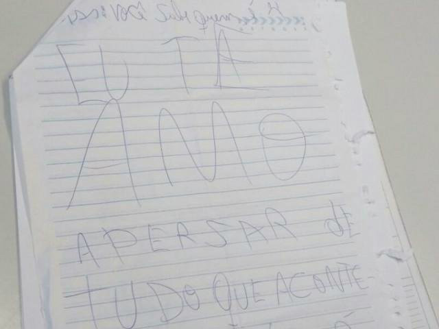 Carta encontrada com o adolescente (Foto: Marcos Moura)