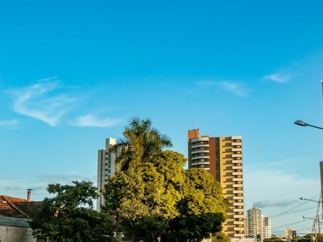 Campo Grande terá dia de sol com possibilidade de chuvas de verão. (Henrique Kawaminami)