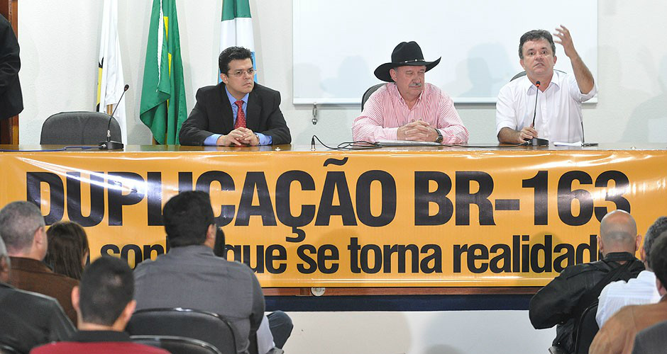 Prefeitos e representantes de municípios avaliaram junto a CCRMS Via, os impactos de duplicação da BR-163. (Foto: Luciano Muta)