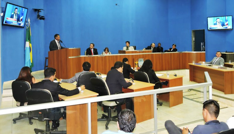 Rialino e o presidente da Câmara falaram na sessão sobre a conquista para o município