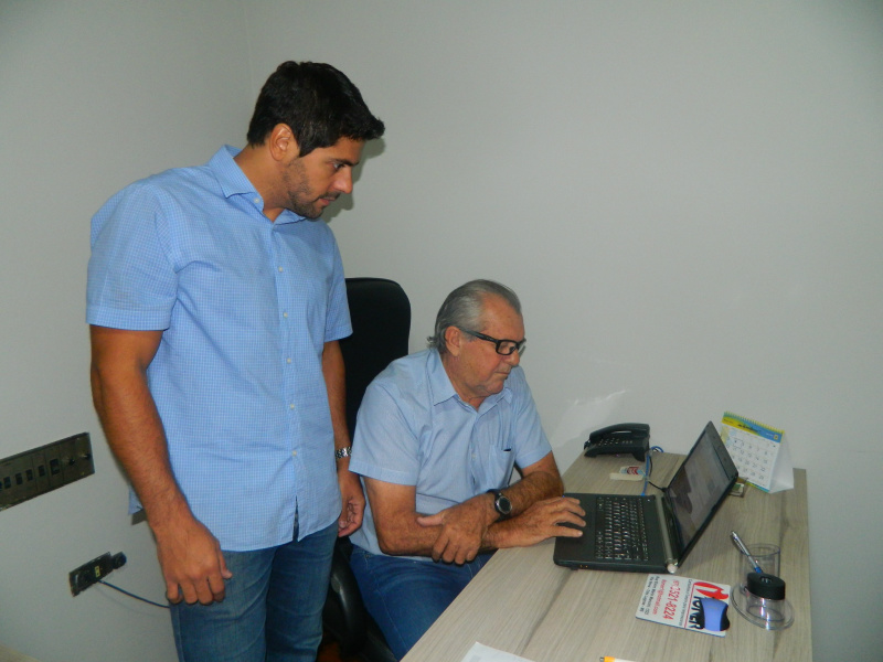 Wilson Paro e Pedro Henrique são médicos veterinários e apostam na criação de ovelhas.