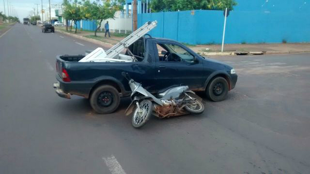 Acidente no KM 7 da rodovia BR-262 deixou uma pessoa ferida.Foto:Rádio Caçula