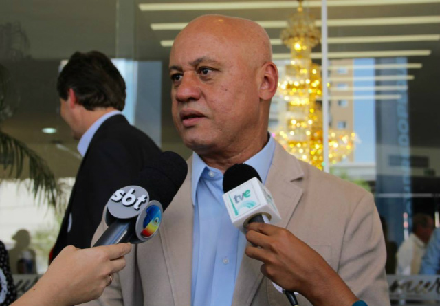 Carlos Alberto de Assis, Secretário de Administração.