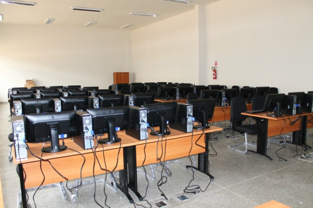 Estudantes poderão utilizar os cinco laboratórios de informática disponíveis.Foto: Assessoria