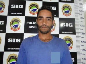 Marcos foi preso em flagrante pelo crime de tráfico e responderá pelo roubo - Fotos: Osvaldo Duarte