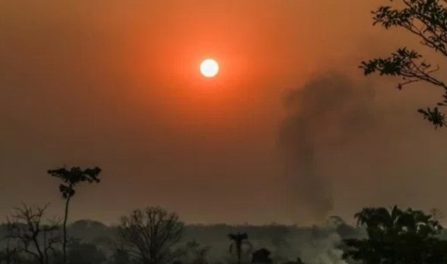 Fenômeno do Sol vermelho é causado pelo excesso de fumaça na atmosfera - Foto: Sérgio Vale