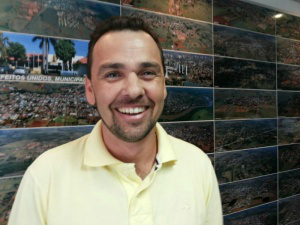 Prefeito de Nova Alvorada do Sul, Juvenal Neto, irá ser o novo presidência da Assomasul, após realização da chapa de consenso (Foto: Kleber Clajus)