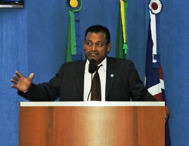 Vereador Rialino pede mais ônibus principalmente nos fins de semana