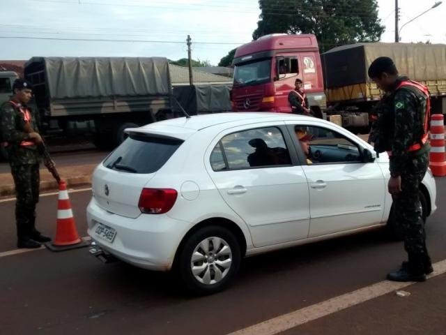 Homens do Exército durante a Operação Ágata de Aço, na fronteira (Foto: Divulgação)