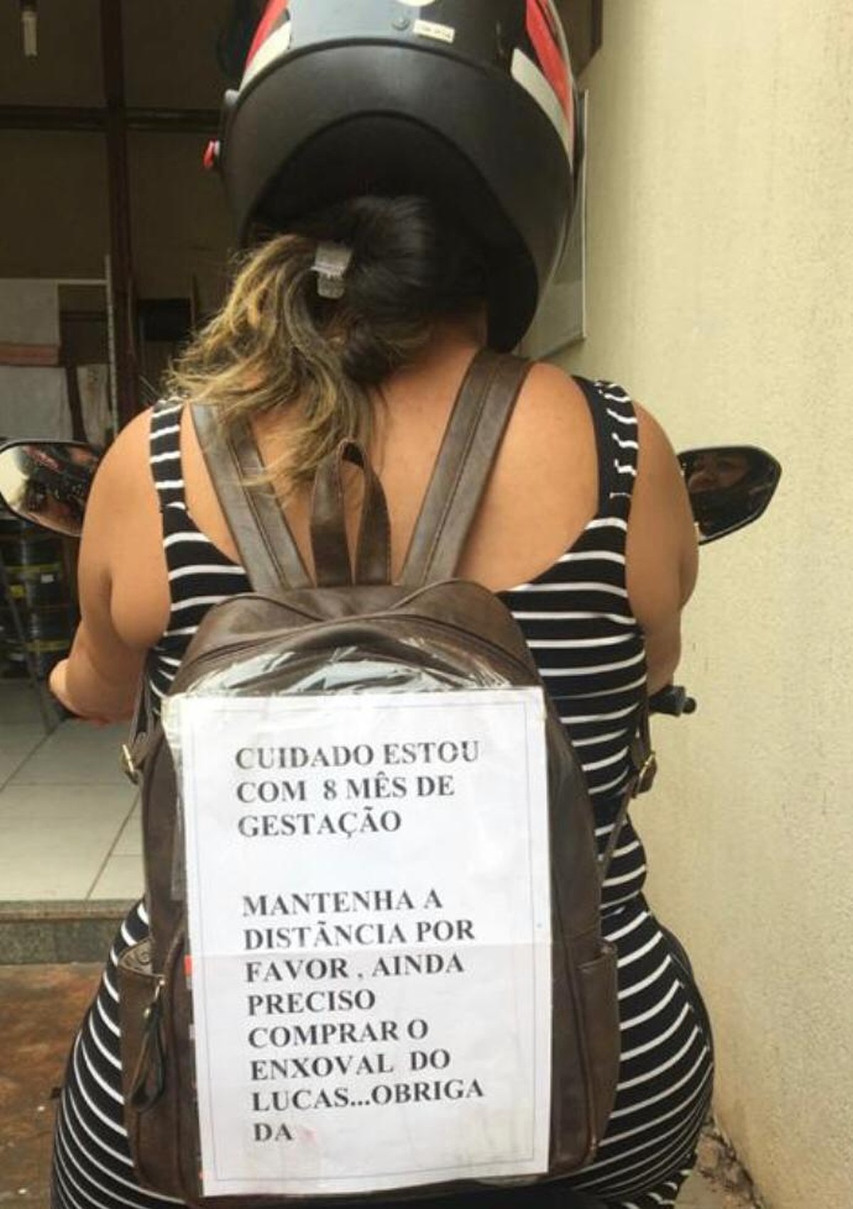Grávida pede distância a motoristas para ver seu bebê nascer -