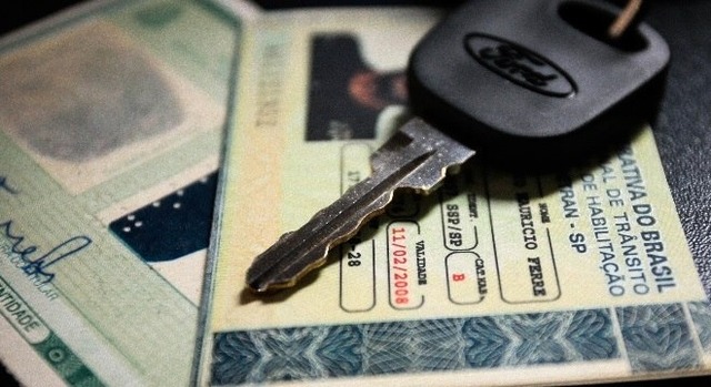 Comissão aprova isenção para renovação de CNH de idosos acima de 60. Foto: Aloisio Mauricio /Fotoarena/Folhapress