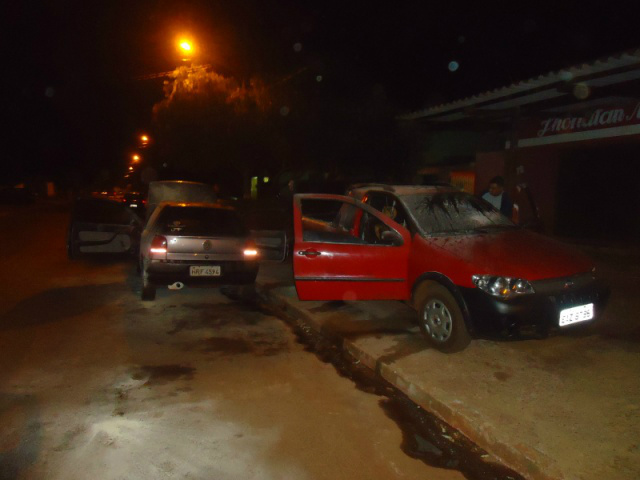 Veículos foram incendiados no final da tade de sabádo em DouradosFoto: Dourados News