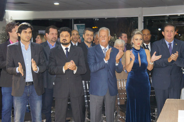 Autoridades prestigiam a posse da nova diretoria