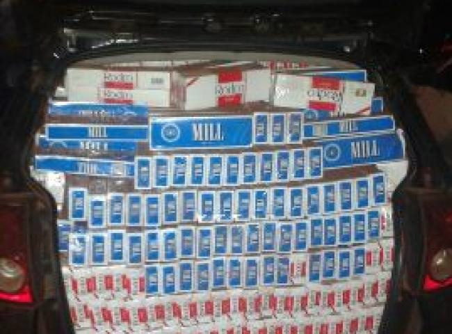 Veículos seguiam em comboio., Divulgação PMRv