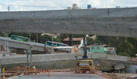 Avenida Pedro I está fechada desde o dia 3, após a queda de viadutoMarcello Casal Jr/Agência Brasil