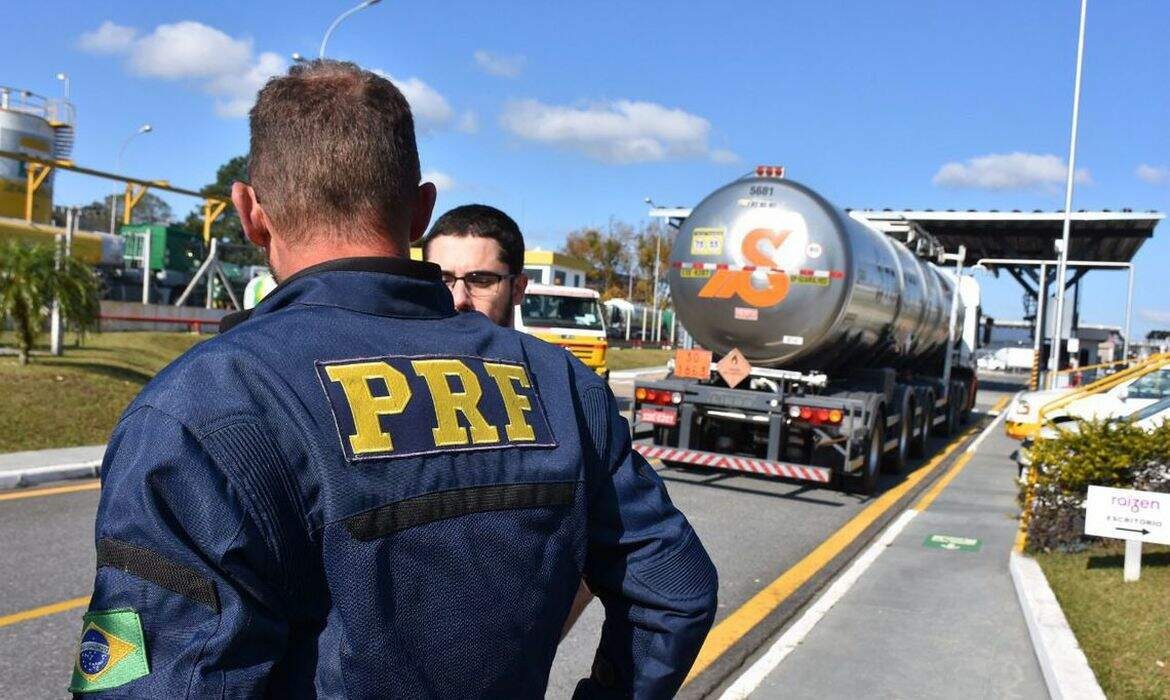 Jornada de trabalho é de 40 horas semanais; provas estão previstas para março (Foto: PRF)