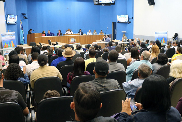 Audiência Pública reuniu grande número de moradores dos residenciais