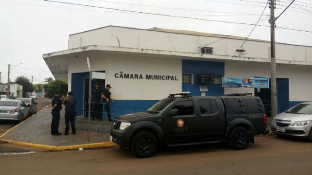 Pelo menos três equipes realizam a operação - Foto : Jornal da Nova
