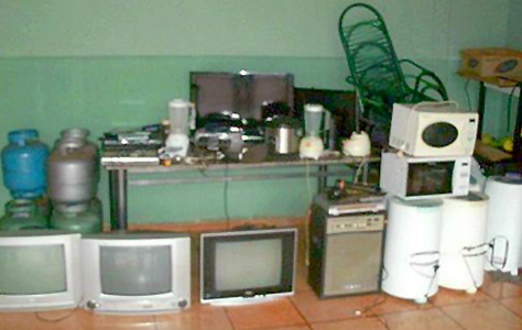 Foram achados muitos eletrônicos com o casal.Foto: divulgação