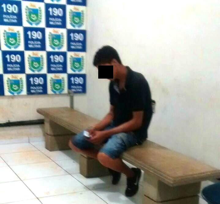 O acusado de tentar subornar policias militares Gerson Ferreira Lima Junior arrependido e mais calo na Delegacia de Polícia Civil  