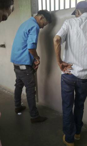 Foto: Eucontotudo.comErisvan (de camisa azul) será autuado por tentativa de homicídio