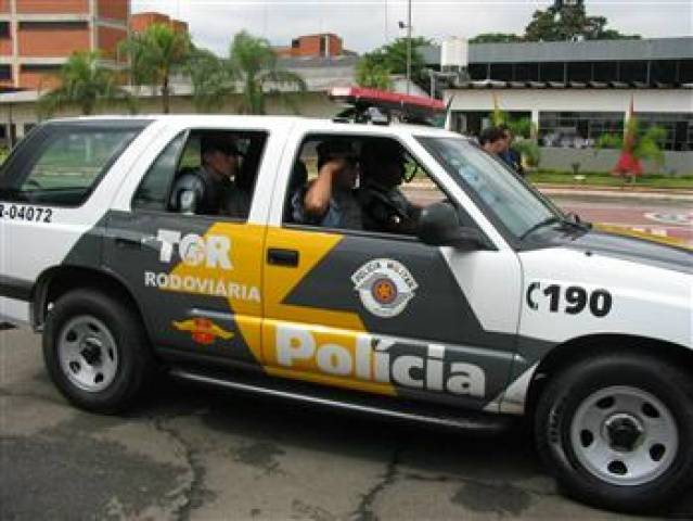 Policiais do Tático Ostensivo Rodoviário apreenderam drogas em carreta.Foto: Divulgação
