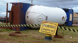 Área foi isolada por causa do gás (Foto: Ivi Notícias)