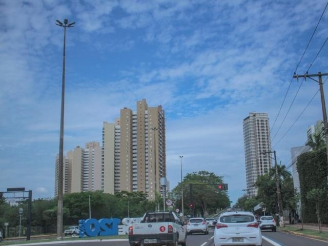 Previsão para Campo Grande é de céu claro nesta segunda-feira. (Foto: Marcos Maluf)