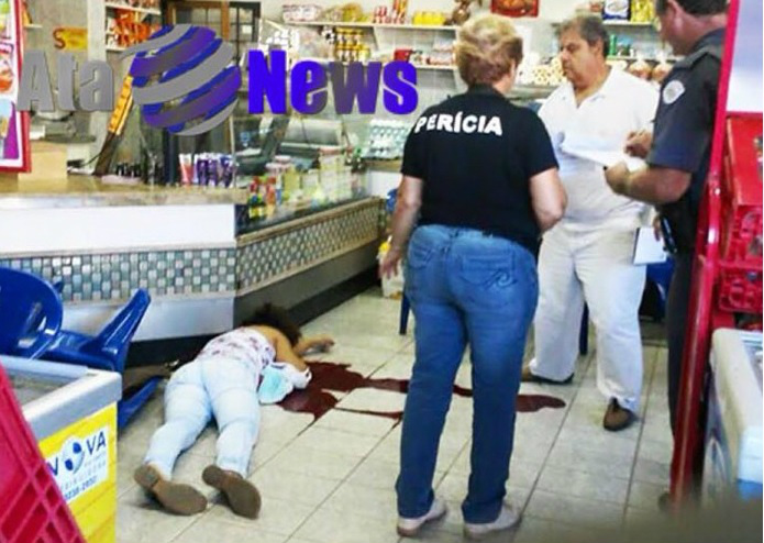 Mulher foi morta no interior da padaria às 7h. Foto: Atanews