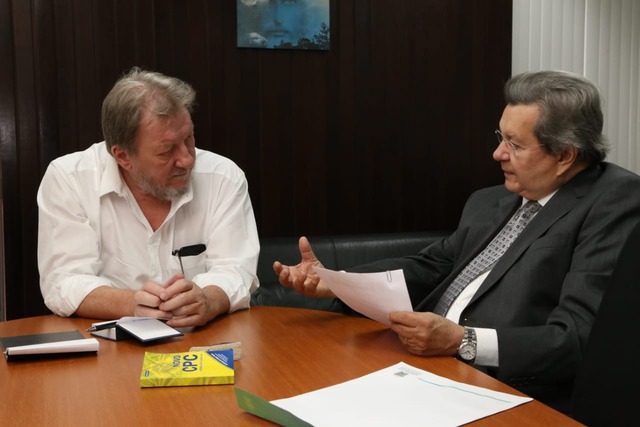 Deputado estadual Onevan de Matos e desembargador João Maria Lós, presidente do TRE/MS. Foto: Assessoria.