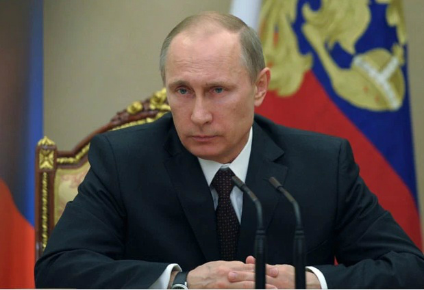 O presidente da Rússia, Vladimir Putin, em foto desta sexta-feira (21) no Kremilin, em Moscou (Foto: RIA-Novosti, Alexei Druzhinin, Presidential Press Service/AP)