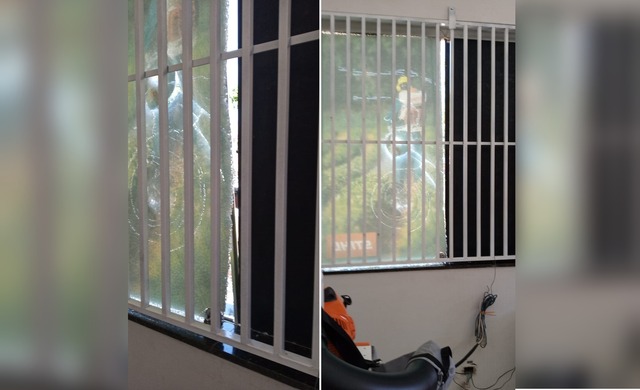 Gerente encontrou janela danificada na manhã desta sexta-feira (28) - Foto: Arquivo Pessoal