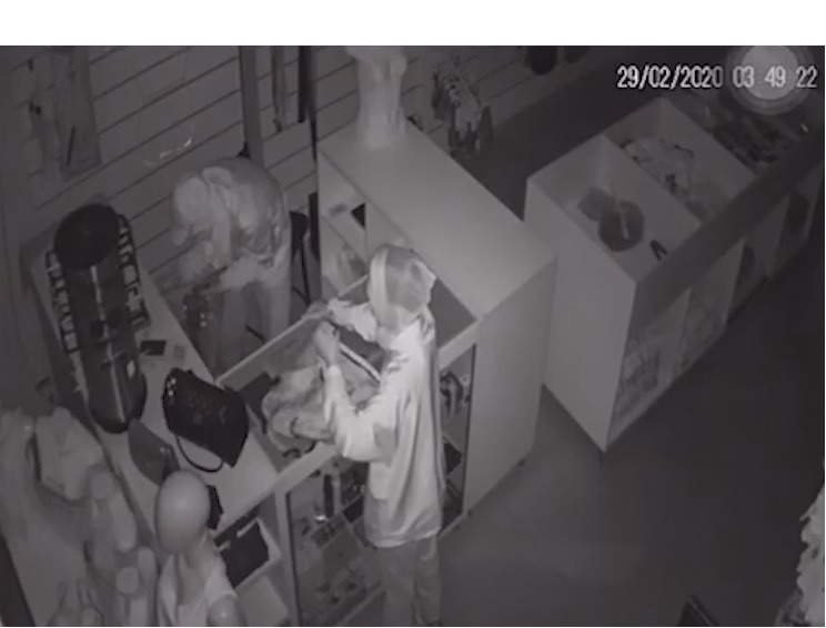 Loja do centro é alvo de criminosos mascarados. Foto: Reprodução Rádio Caçula