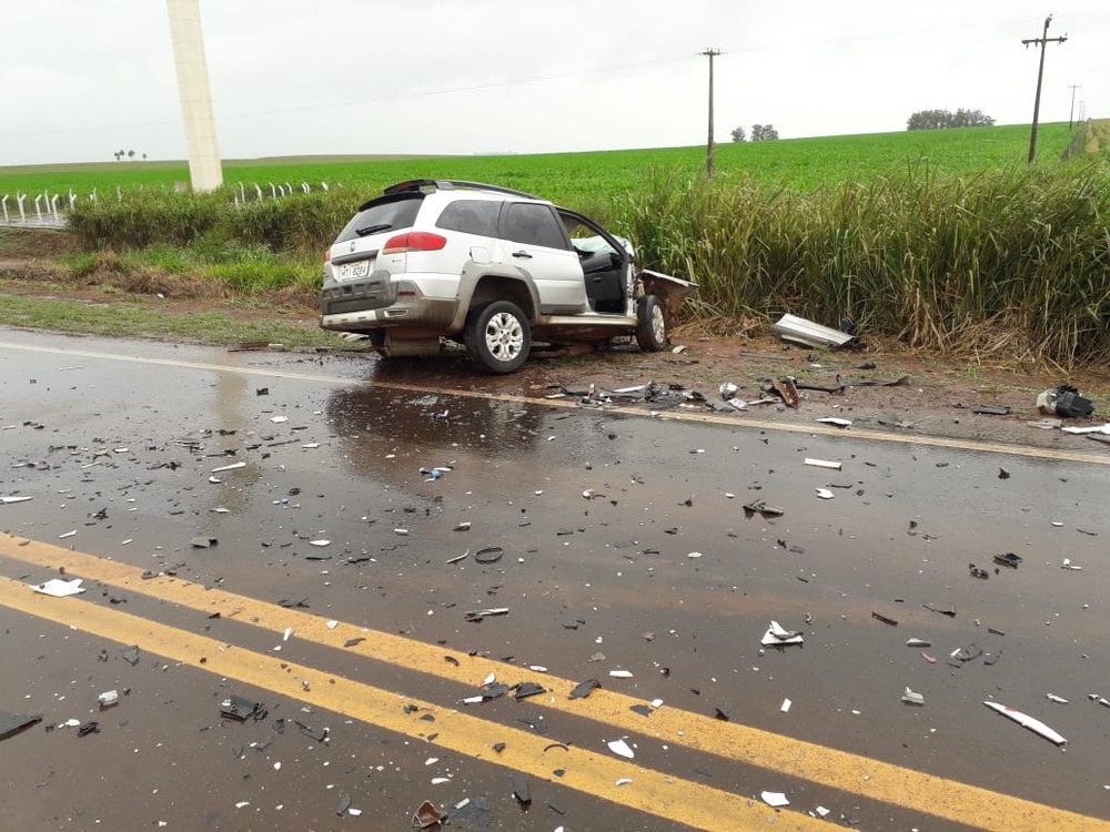 Carro em que o pastor estava na BR-163 — Foto: Carlos da Cruz/TV Morena