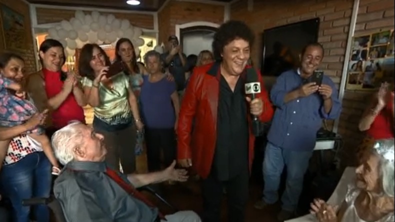 Casal durante cerimônia em Campinas. (Foto: Vanderlei Duarte/EPTV)