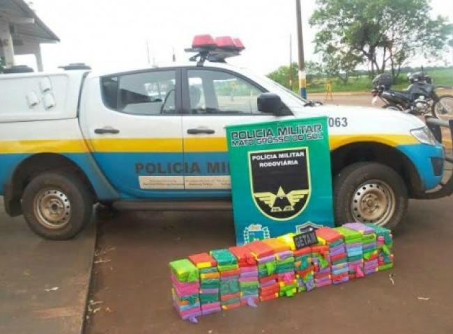 A dupla não informou o destino da droga (Fotos, Cido Costa/ Dourados Agora)