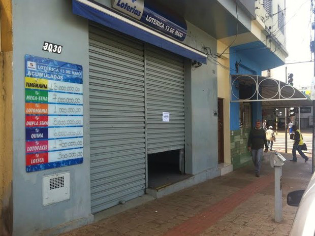 Lotérica foi furtada durante a madrugada desta terça (13) (Foto: Priscilla dos Santos / G1 MS)