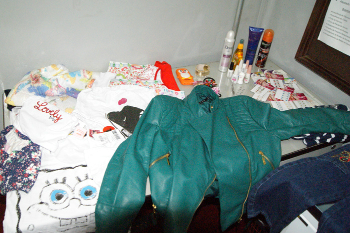Somente a blusa de cor verde, da Di Laurence, levada pelas ladras, está avaliada em R$ 300,00. Foto: Manoel Messias 