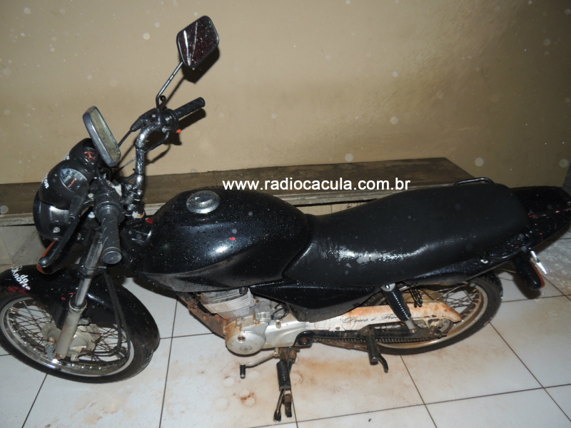 Motocicleta furtada no inicio de março,foi adulterada. Foto: Rádio Caçula