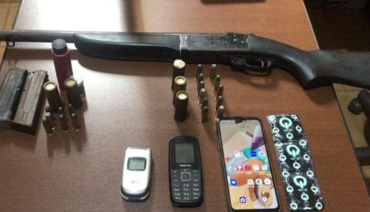 Objetos apreendidos durante ação da polícia. Imagem: Divulgação