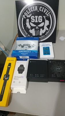 Também foram apreendidos, alguns relógios que ao que tudo indica, possam ter sido objetos de furtos em lojas desta cidade