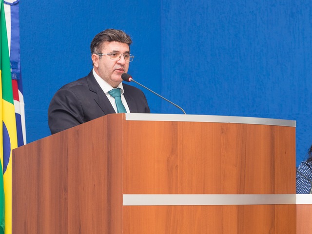 Apóstolo Ivanildo falou em nome da Comissão de Educação. Foto: CMTLS