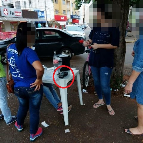 Clientes ficaram indignados devido a espera, e registraram imagens relatando a demora no atendimento.