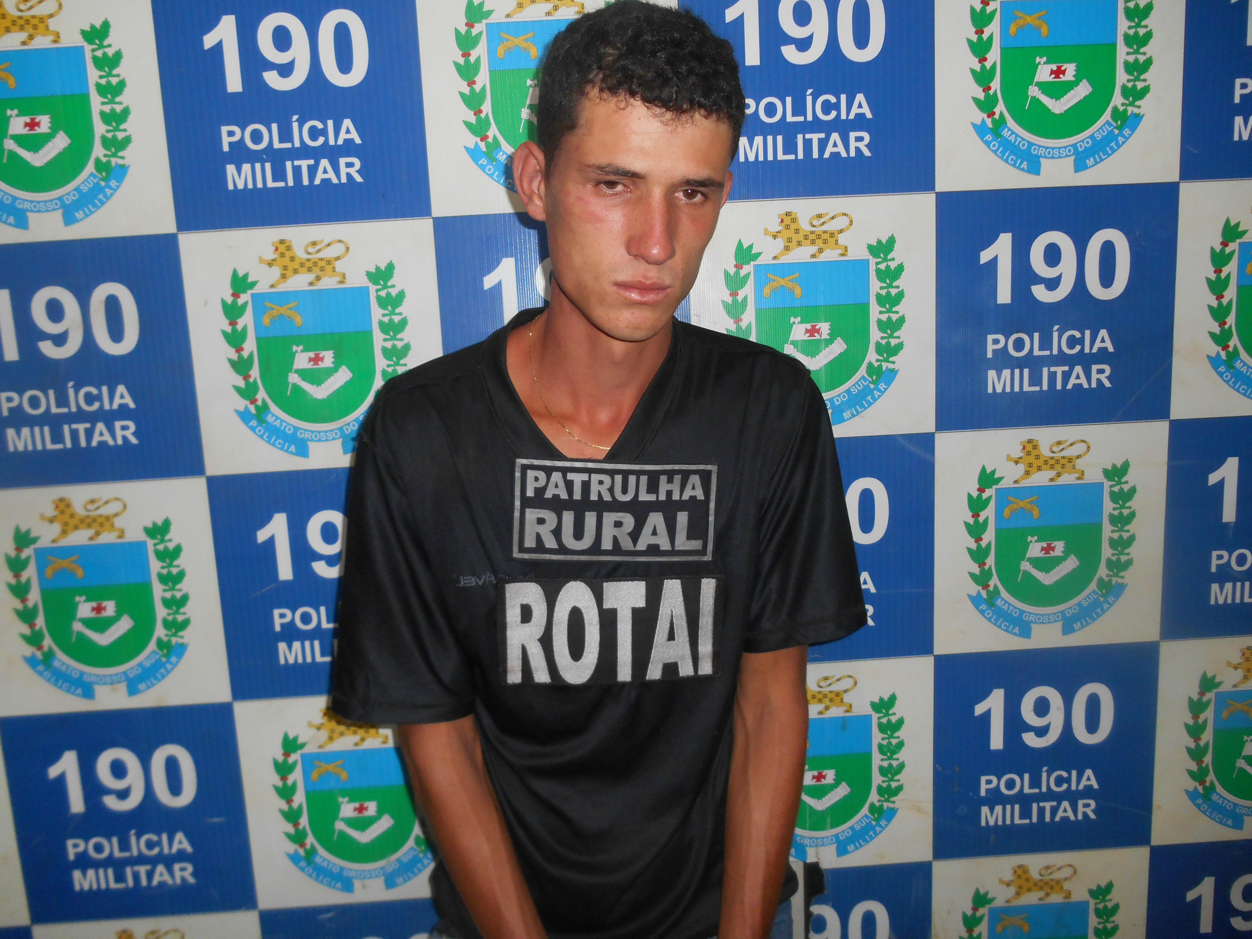 Autor dos disparos de nome Reginaldo confessou o tráfico. Crédito: Rádio Caçula.