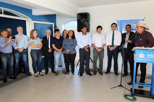 Inauguração da nova sede do Procon em Três Lagoas. Vereadores, advogados e o prefeito Angêlo Guerreiro.