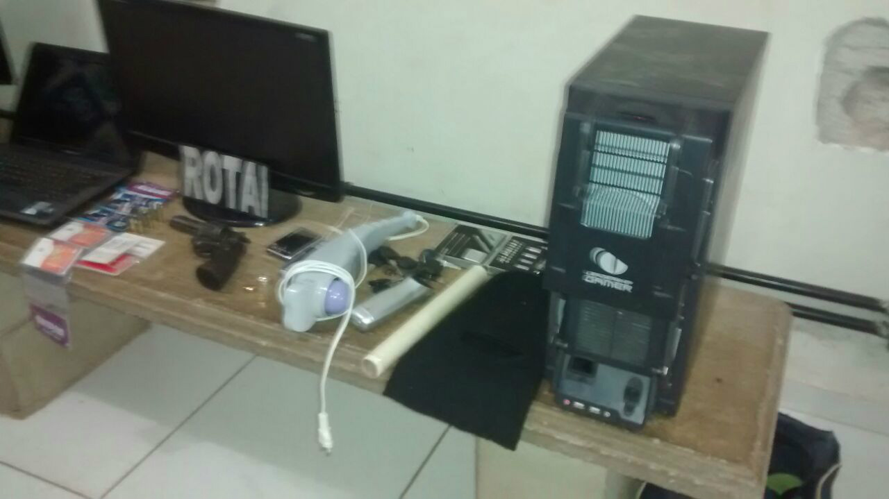 Objetos apreendidos pela Rotai (Foto Rádio Caçula)