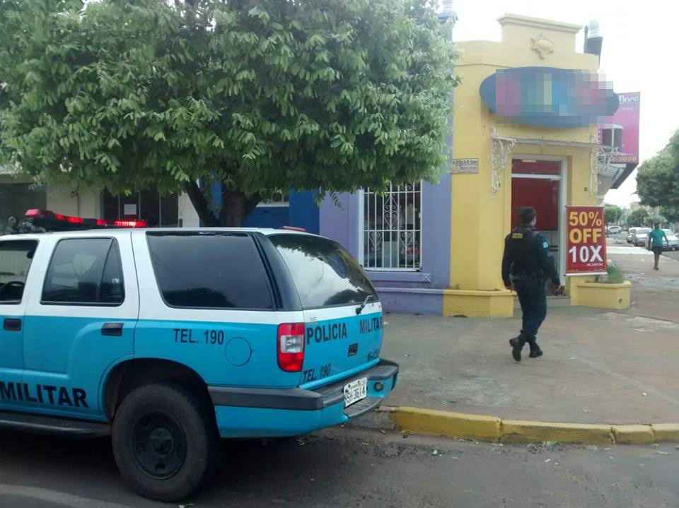 Loja furtada nesta terça feira (Foto Rádio Caçula)