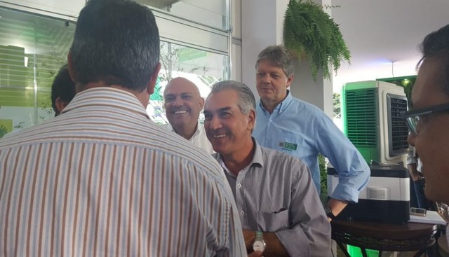 Em agenda no gabinete itinerante da Expogrande nesta tarde, governador elogiou resolução do PGJ. Foto Daiany Albuquerque.